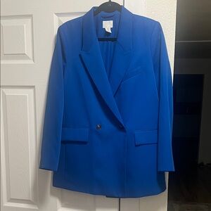 H&M Blue Blazer. Relaxed fit. New without tag.